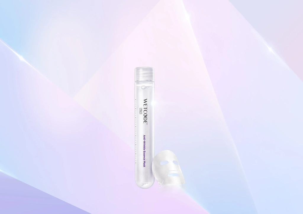 Maschera viso WETCODE Anti-Wrinkle Essence su sfondo iridescente, skincare BuzzSkin